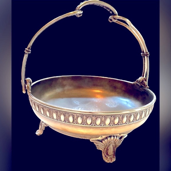 Antique Meriden Britannia Ornate Silver-plate Wedding Basket With Floral Motif - Picture 14 of 15